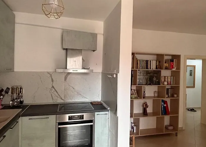 Bright 50m From The Daire Himarë